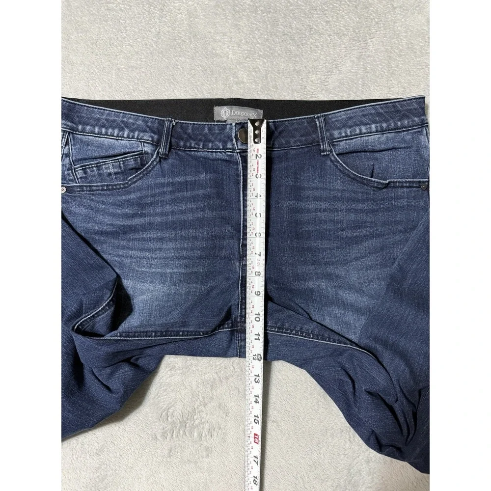 Democracy Jeans Women's 16 Straight Blue Medium‎ Wash Ab Technology 37x26